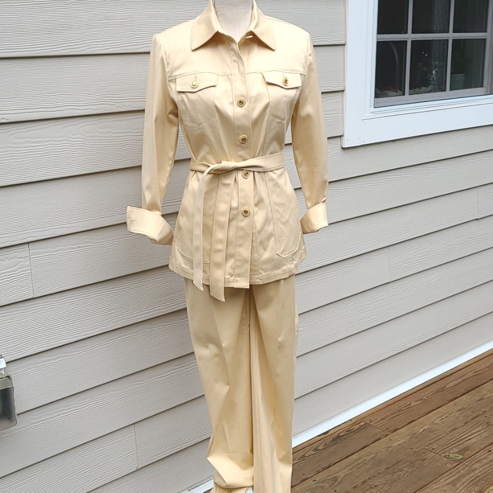 ST. JOHN SPORT NWOT GOLD PANTS AND SHIRT/ JACKET.